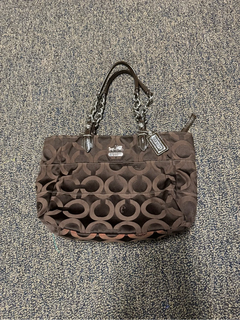 Coach
COACH/ signature shoulder bag - Picture 12 of 12